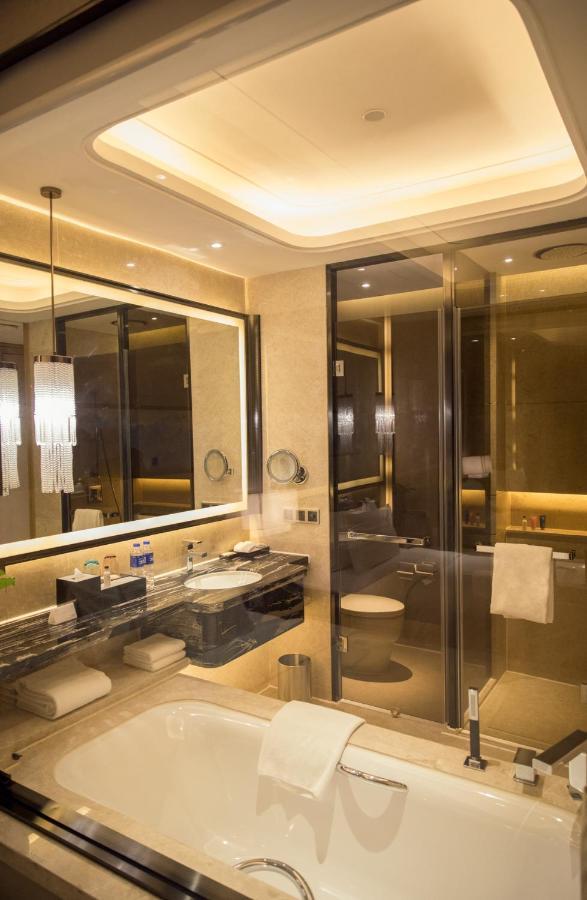 Wanda Realm Longyan Hotel Exterior photo