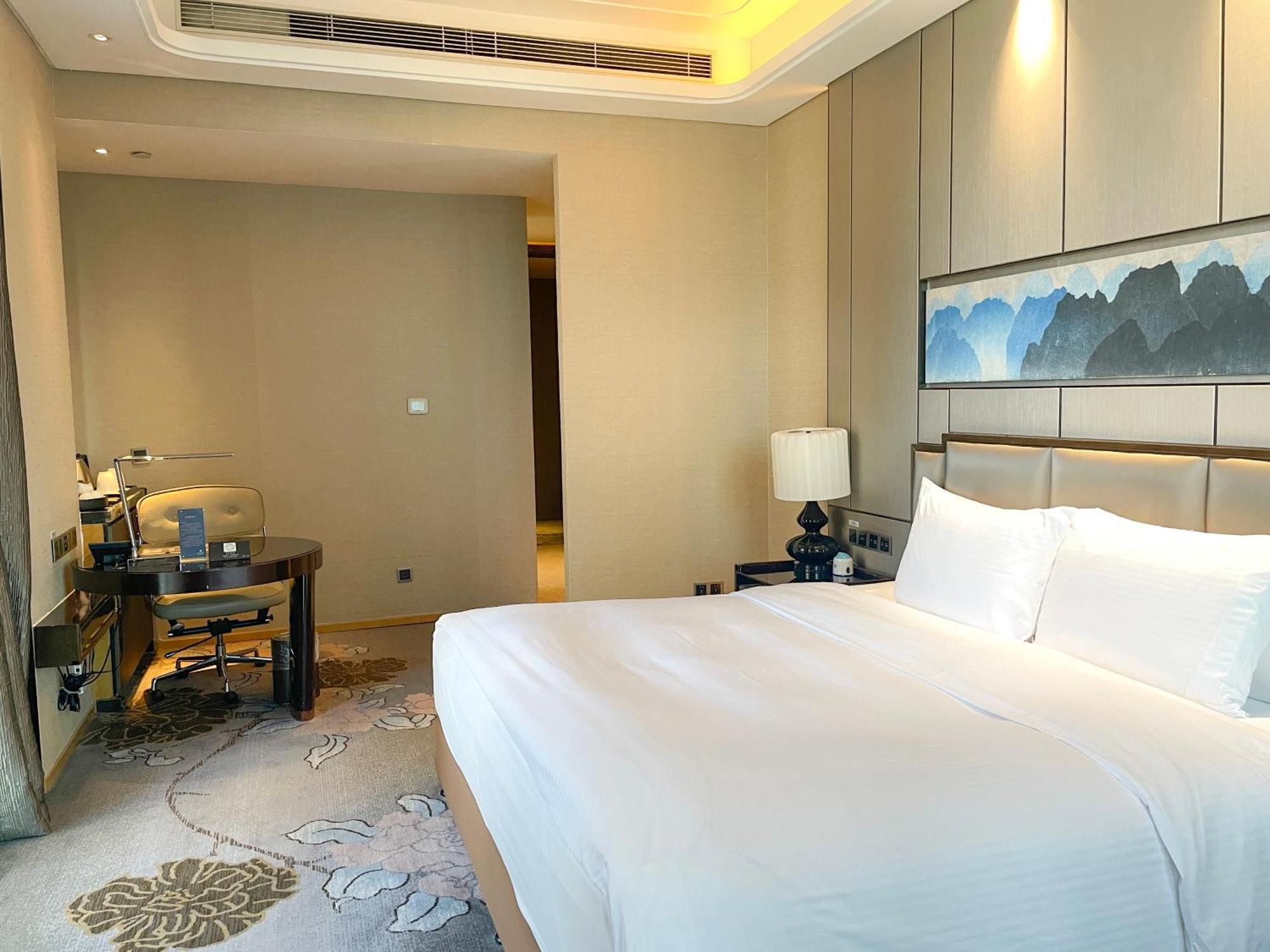 Wanda Realm Longyan Hotel Exterior photo