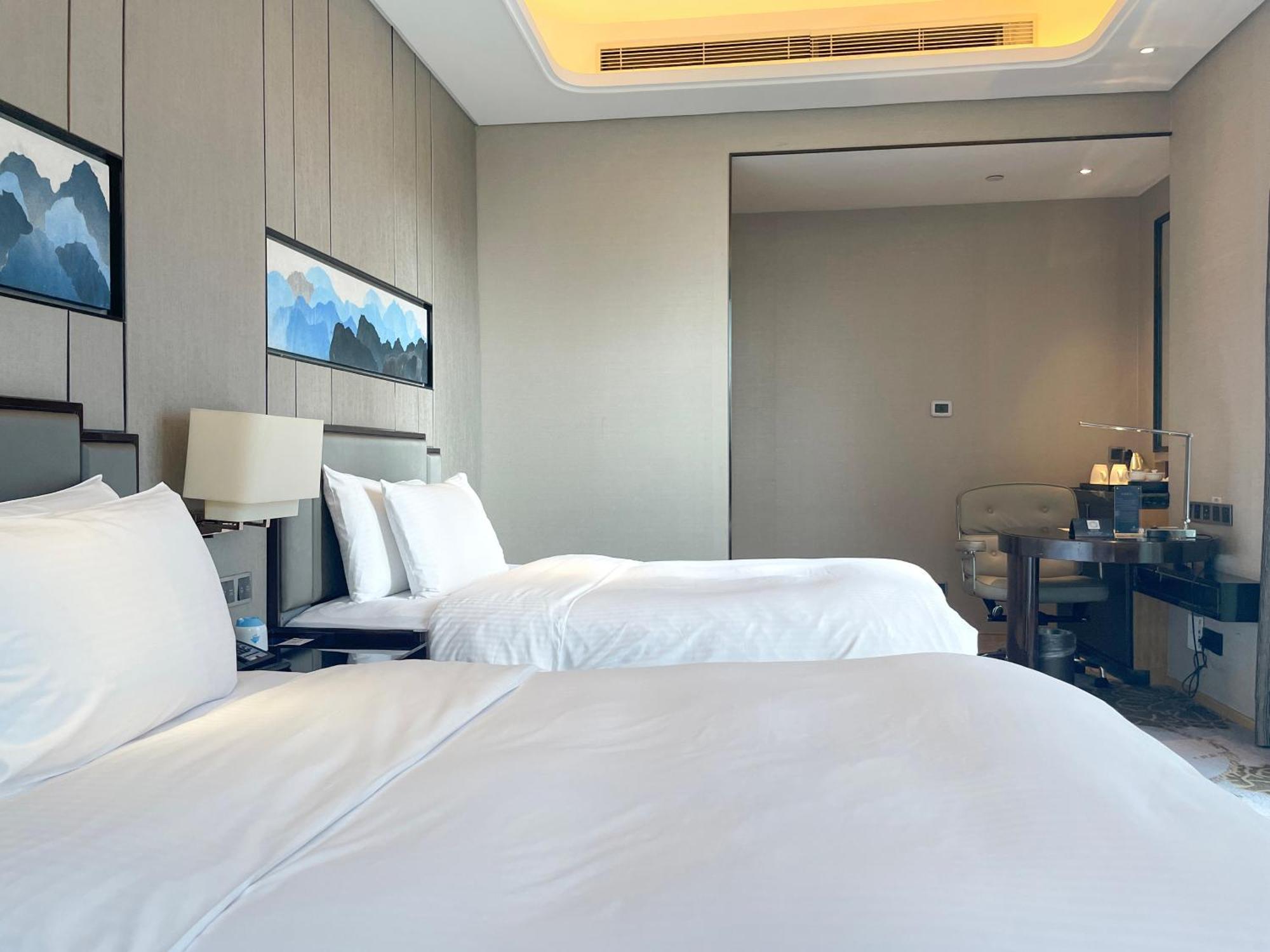 Wanda Realm Longyan Hotel Exterior photo